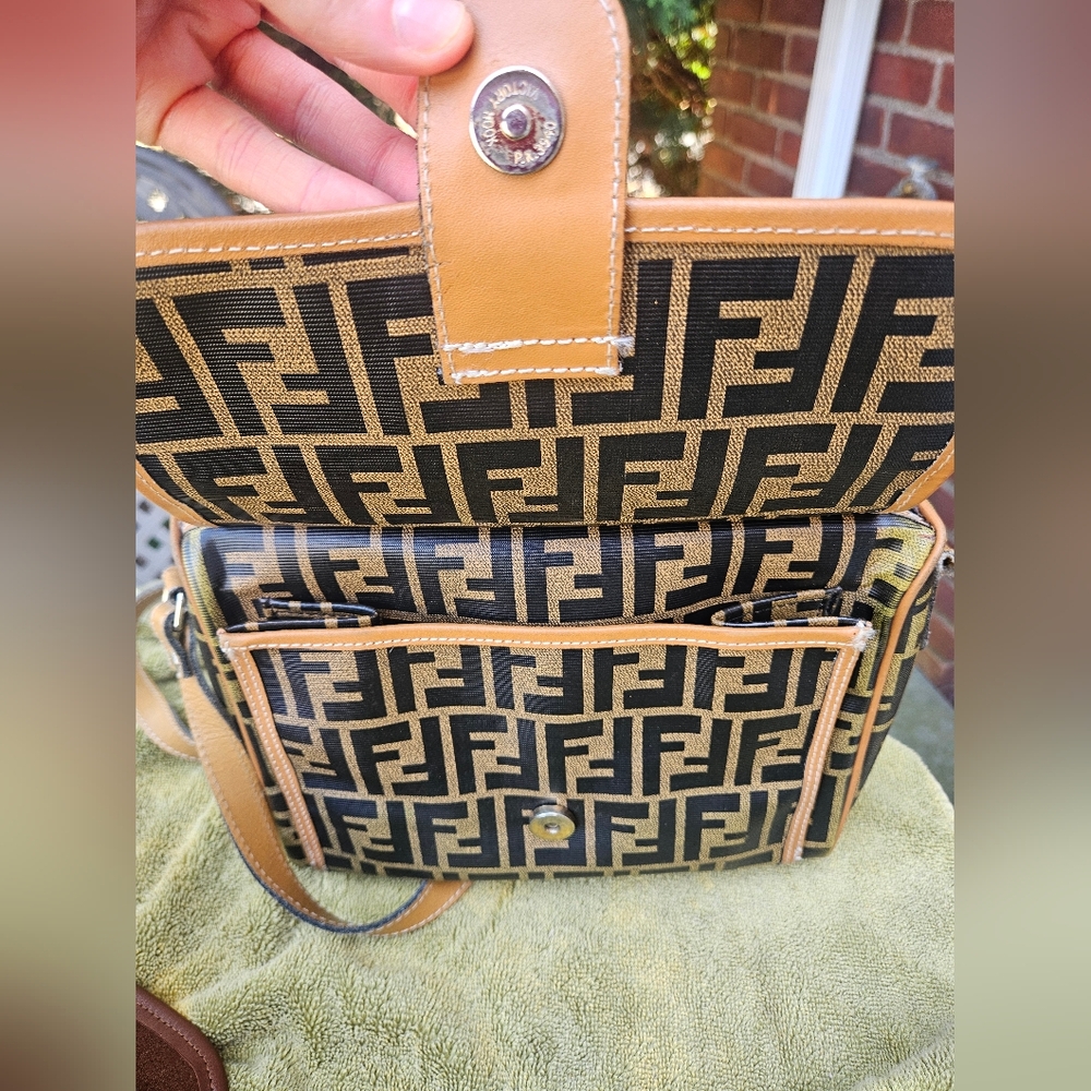 1970s Fendi Zucca Monogram Canvas Crossbody Bag in Black & Tan - Picture 6 of 12